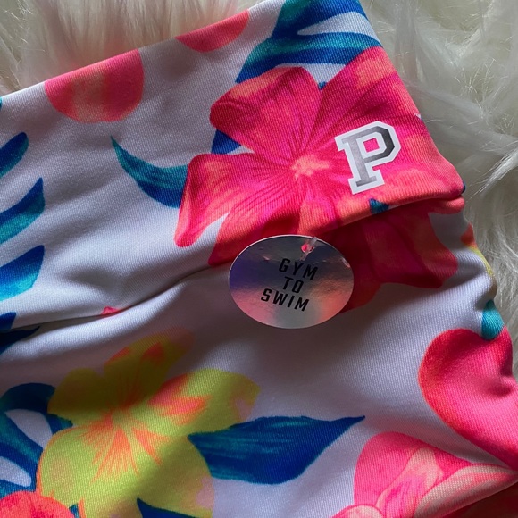 Victoria’s Secret PINK Gym to Swim Shortie - Picture 5 of 6
